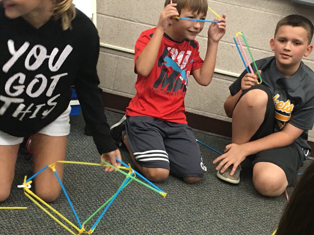 JenniferKinkoph's tweet photo. Loving the Strawbee creations! Instruments that can play any song you think of!! #LeightonPride https://t.co/Yc4rEbZSFC