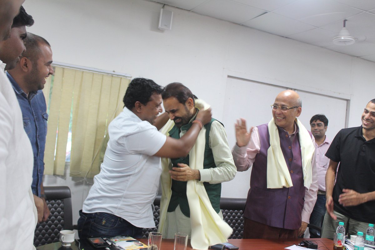 pandey_amrish's tweet photo. Respected Sh. @shaktisinhgohil Ji, your discussion on the critical analysis of current govt. was extremely insightful and enriching
We thank you for your participation as Guest Speaker and look forward to many more insightful sessions. 
@IYC . https://t.co/XvwNI27Rfd