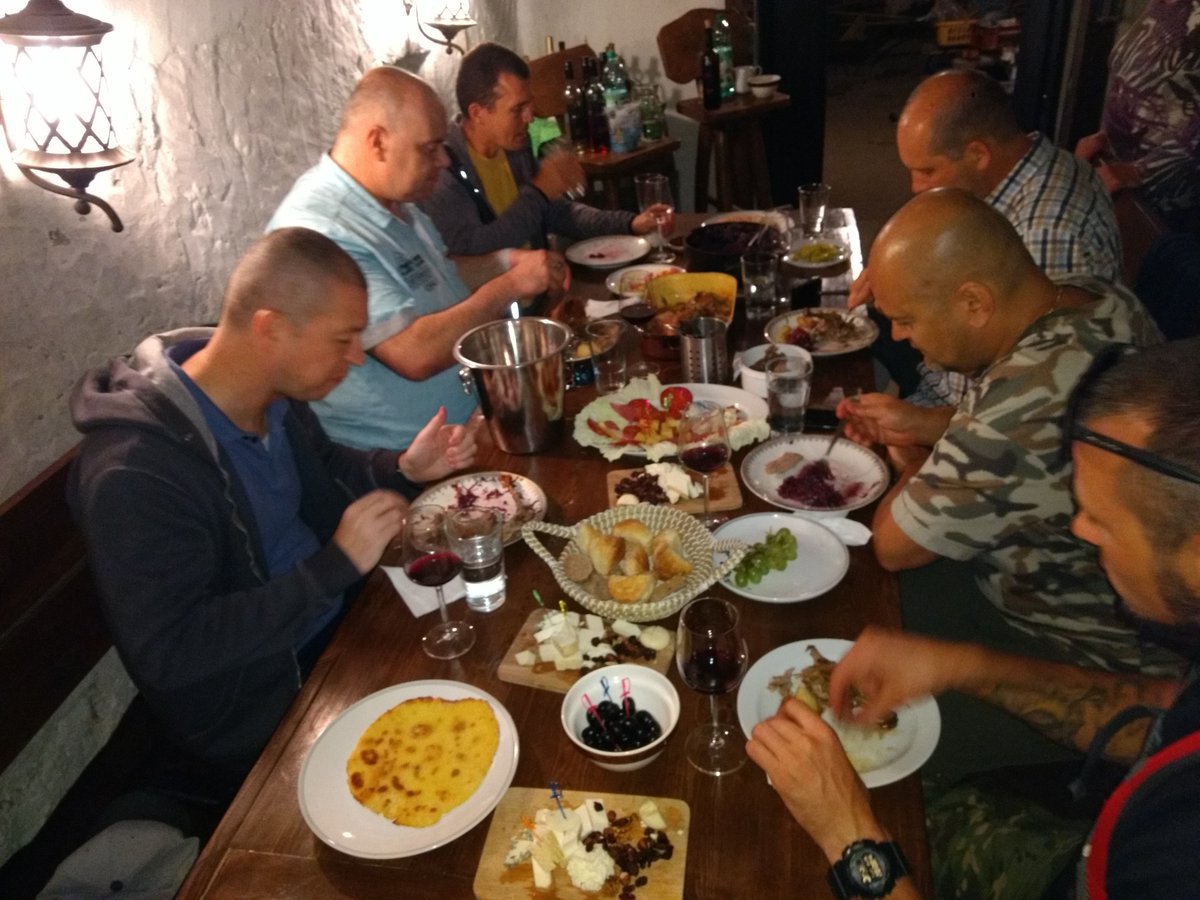 wine_mackas's tweet photo. Vinne hody s kačacinou na Mačkáši #vinnehody #ochutnavkavina #degustaciavin #pecenakacica @VisitBratislava @SKSlovan @BA_kraj @BAMajales @banoviny @OP_pivnice https://t.co/t12s44r4X2