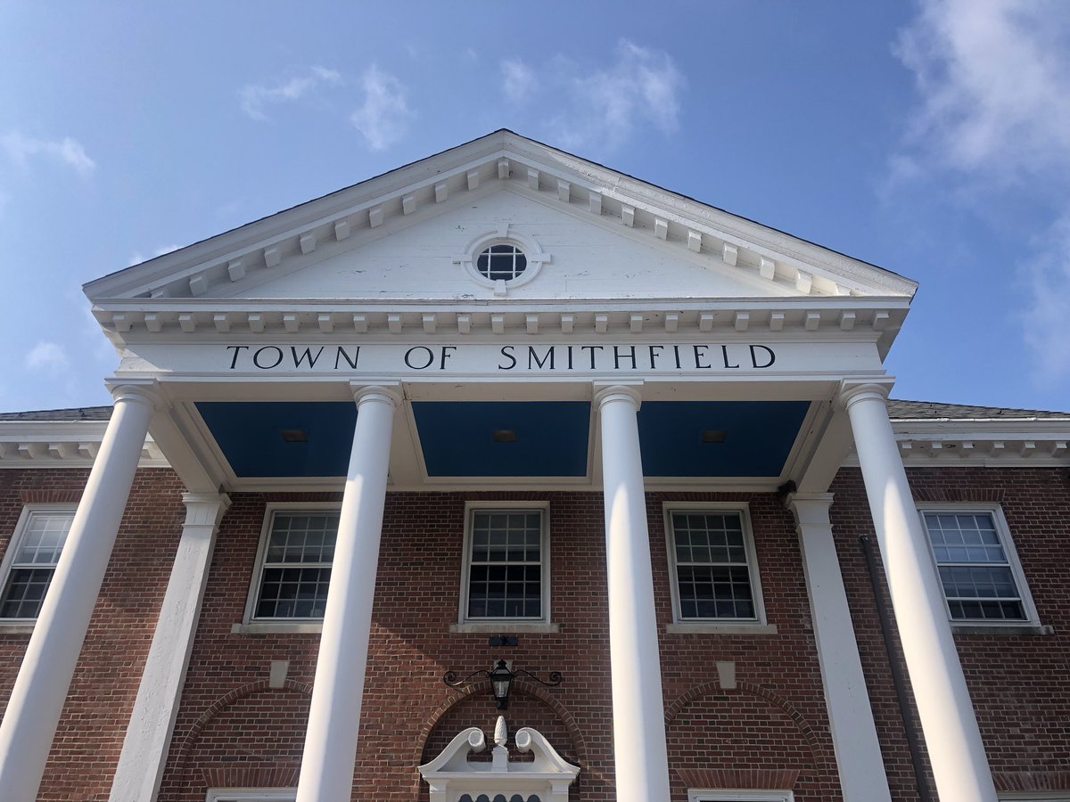 TY <a href="/SmithfieldRI/">Town of Smithfield</a> Town Manager, Randy Rossi for inviting me this morning to discuss ways my office can support your @RIVeterans. Looking forward to scheduling a Town Hall to listen to America’s Heroes