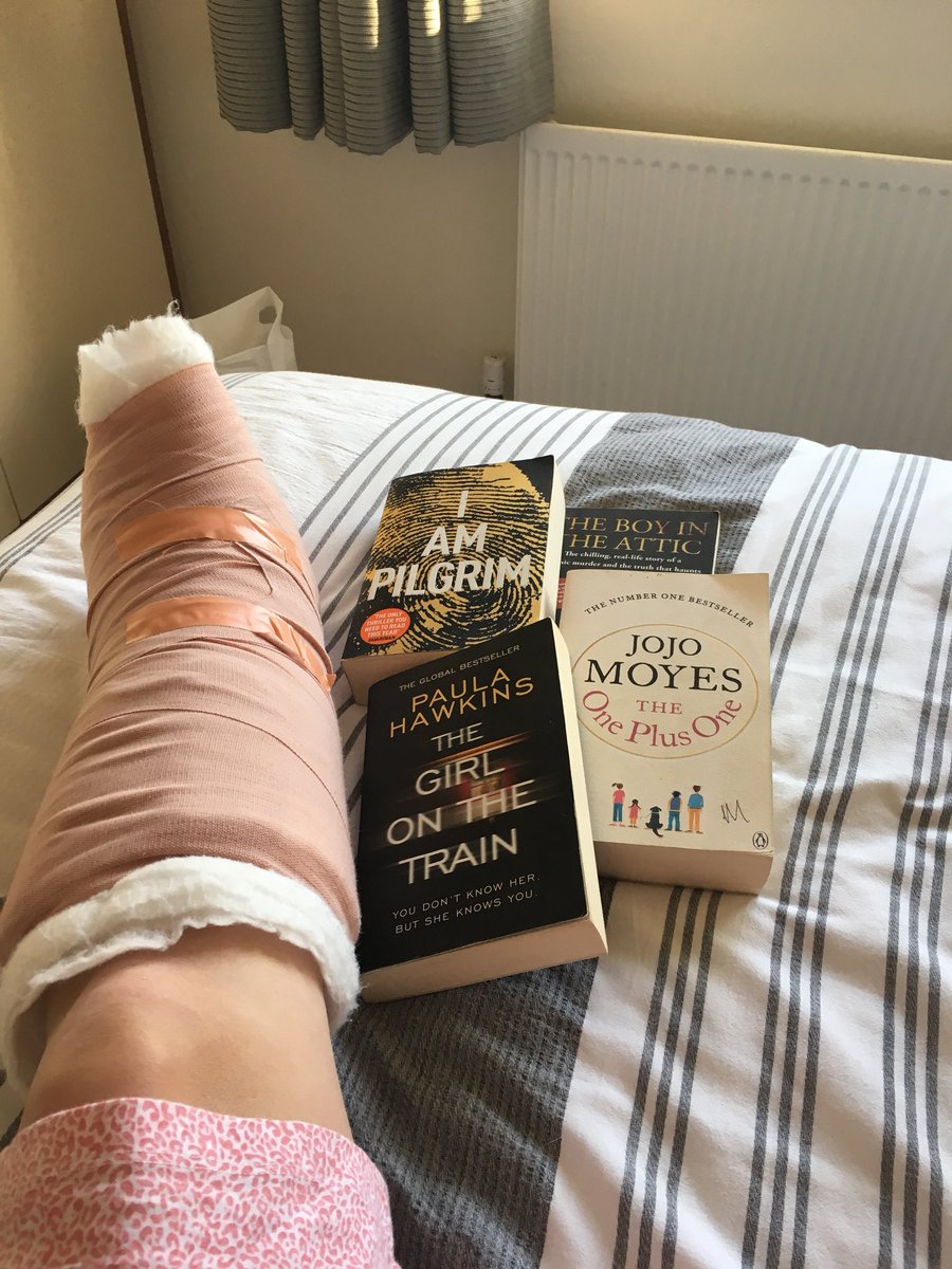EmmaLouiseDaly's tweet photo. 5 weeks and 3 days to go! What to read next ๐ค #ReadersWanted #postsurgerylife @AnPostIBAS https://t.co/6AqfBlLsl1