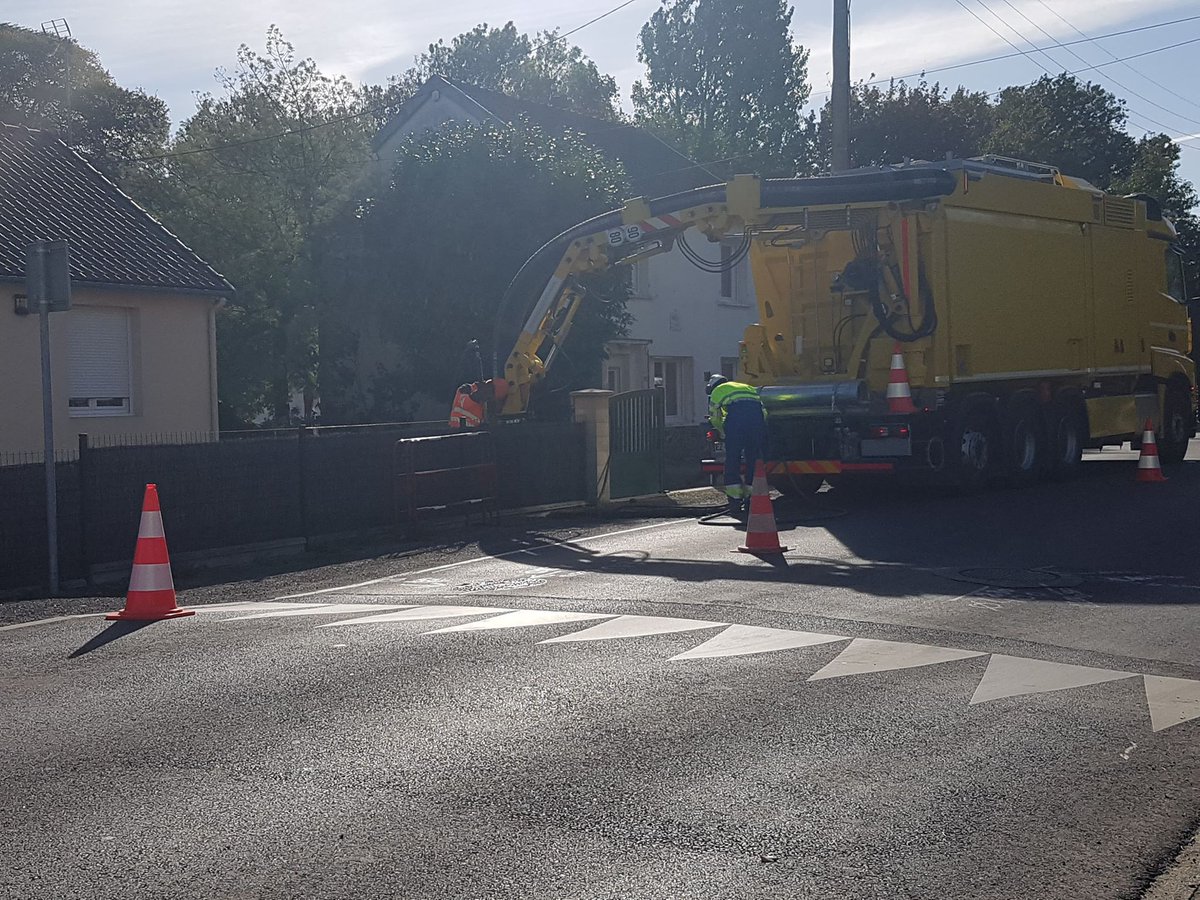 #INFOTRAVAUX Des travaux de renouvellement de canalisations AEP ont commencé aujourd'hui pour 9 semaines. Ils se déroulent sur les rues de la Croix, de la Poste et la route de la Plage à #Carolles
 Soyez assuré que nous faisons le maximum pour limiter les gênes occasionnées.