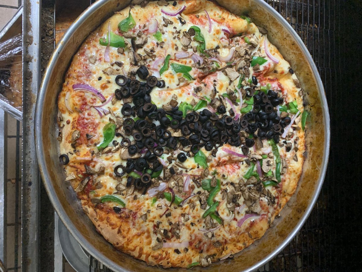AshleyDally409's tweet photo. @GreaterLakesMkt thanks for the pizza AT&T “one more” #Tel12 https://t.co/dVs8akJzoL