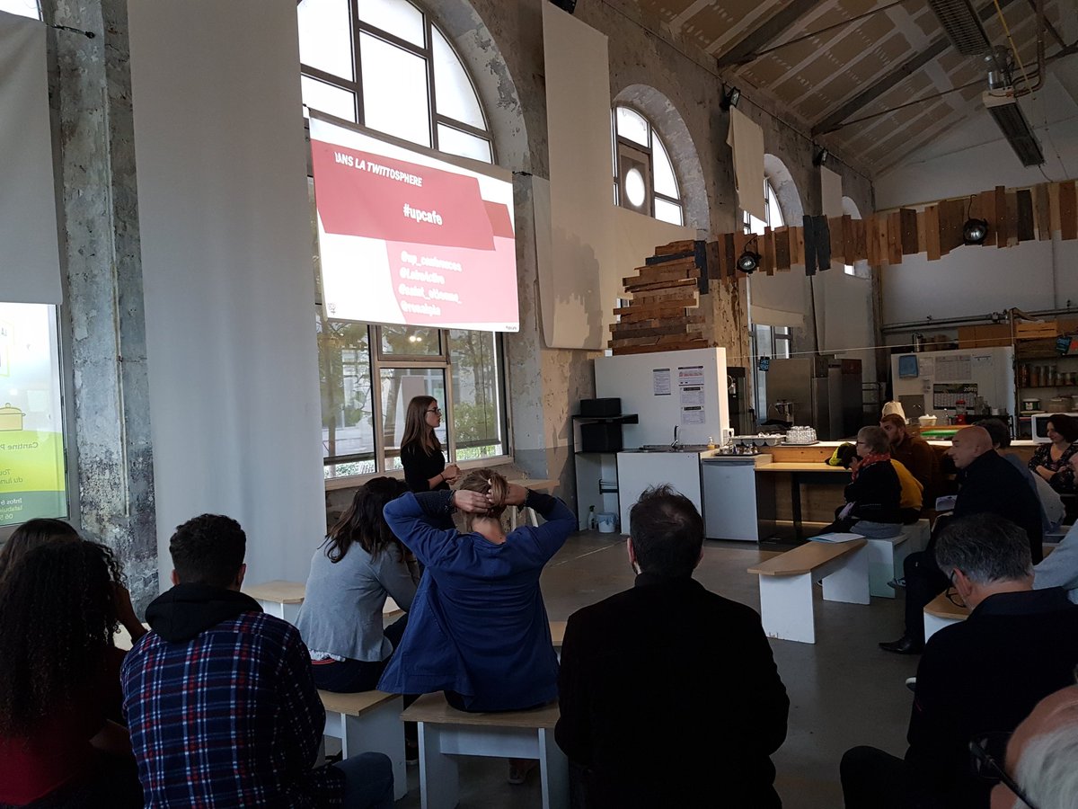 JuliePerr1's tweet photo. #upcafe de rentrée à #SaintEtienne ! Thématique de ce nouveau up: fabriquer la ville, comment les citoyens s'approprient  l'aménagement de leur ville. Organisé par @LoireActive @SteMetropole @up_conferences &amp; @ronalpia, merci aux intervenants EPASE, RDD, Alt.Urbaine, les Castors! https://t.co/UCNhyfo2LE