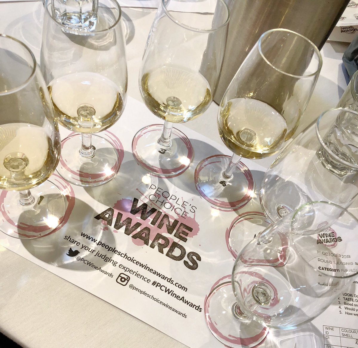 DanDohertyBlog's tweet photo. First tasting of the night is Best Champagne at the #PCWineAwards #TableTwo #Champagne #FabulousFizz #@PCWineAwards #Wine #WineAwards https://t.co/f1lr4Kcg2B