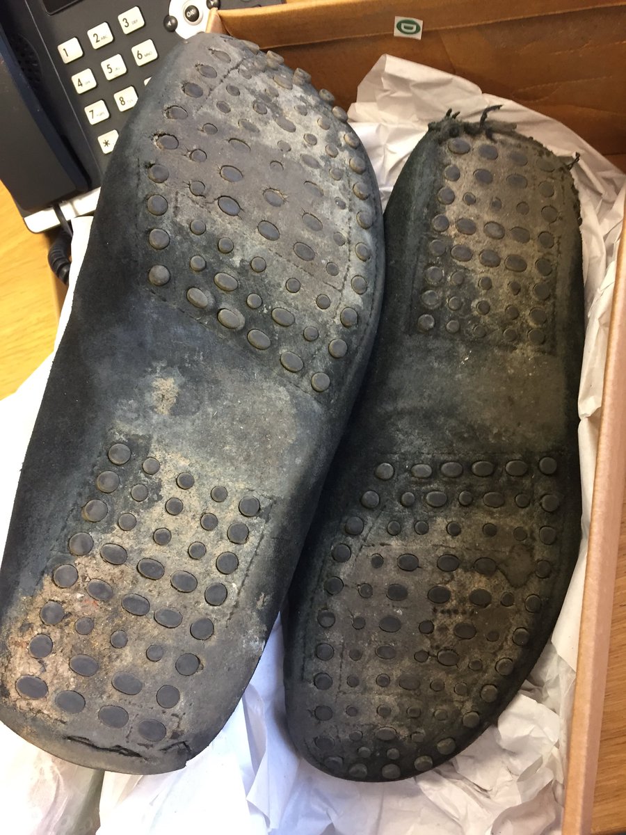 Koko__Bware's tweet image. Whichever warehouse worker at @ASOS switched my new shoes for these dirty rags that arrived, take a bow 👏👏👏👏 @ASOS_HeretoHelp 
#iftheshoefits #itdoesnt #anditstinks