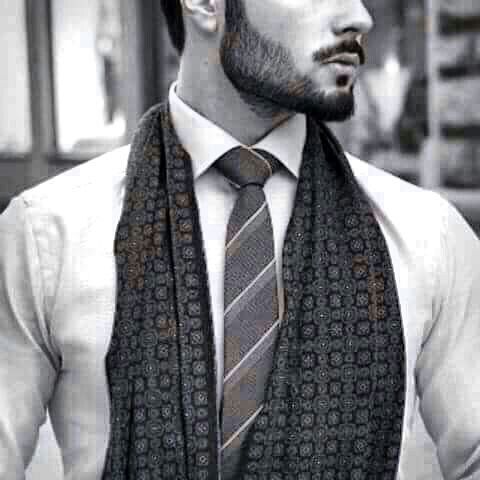 أسـامـح و ربـمـآ أنـسـى و لـگـن ,, لـن أعــود مـثـل مــا گـنـت
فــهـنــاك گـيـان گـان يـجـب عـلـيـگ أحــتـرامـه...