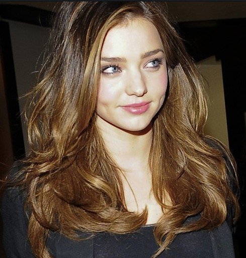 47. 우희진 아까 제가 헬레나 본햄 카터 적은 것 같은데 우희진씨 좀 헬레나 느낌 아닌가요... 옛날 얼굴이 하나도 안 변하고 그대로라는 것도 너무...