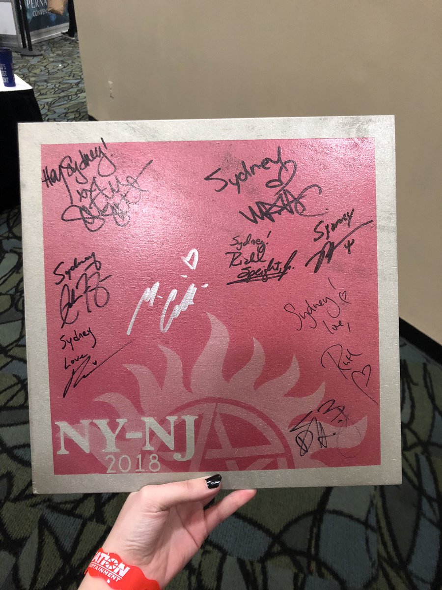 syd_exe's tweet photo. Ooh I never posted all of my autographs!! Everyone was so nice I still can’t believe it ?? #SPNNJ https://t.co/HkjEEJlUgK