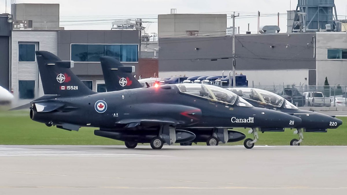 Mark__Brandon's tweet photo. VIDEO: #TWO @RCAF_ARC #CT156 #Hawks departing @aeroportsMTL to perform a fly over the @MTLAlouettes @CFL #game! These are #trainer jets; always a pleasure to see!
Video: https://t.co/jX1bMOXVLk https://t.co/xHTA5Ai6da