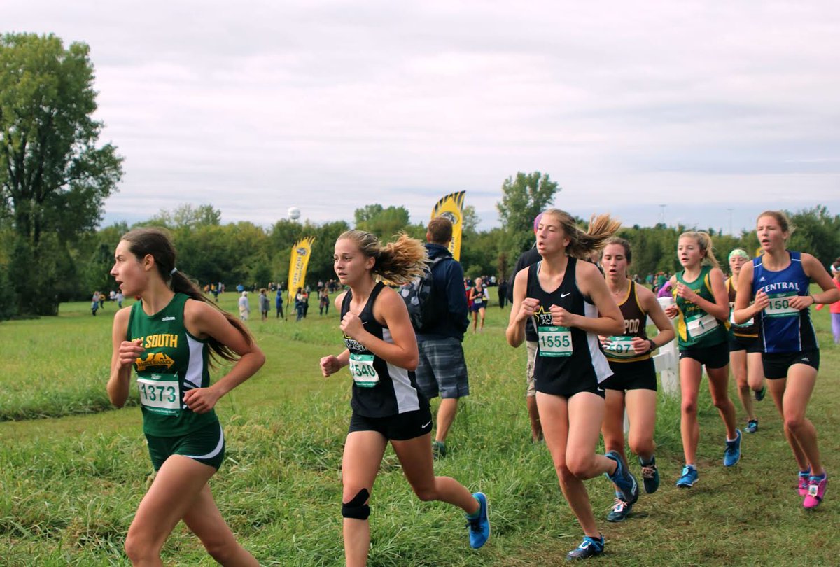 STARS_XC's tweet photo. Some great shots of the V squad from the KC XC Classic. Go Stars! https://t.co/piiTRDBeB3