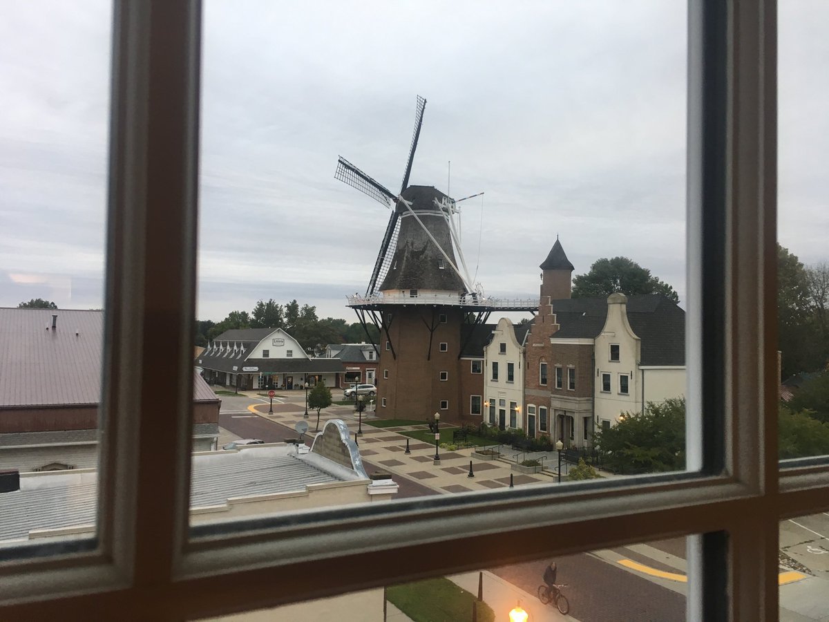 HarrySmith's tweet image. Where was I over then weekend?    Pella, Iowa of course.    Home of @CentralCollege And all the amazing @CentralDutch Athletes     Love my school    Love the color red.     #GoDutch