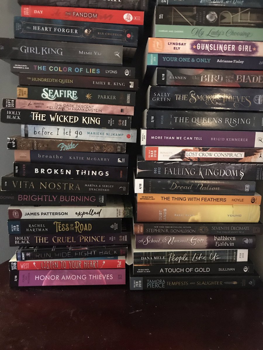 TheTatteredPage's tweet photo. HAPPY HALLOWEEN MONTH!
👻 🎃☠️🍬🧟‍♀️🧠🐺🧛🏾‍♂️⚰️🔮🕷🕸
In honor of my fav holiday here’s another
✨BIG ASS BOX OF BOOKS GIVEAWAY!✨

🎉RT &amp; FOLLOW
🌍OPEN: US
📚PRIZE: YA Box (to incl some books from pics)📦📚
📆ENDS October 31st!
#bookworm 
No bots/giveaway accounts https://t.co/VSweDirdax