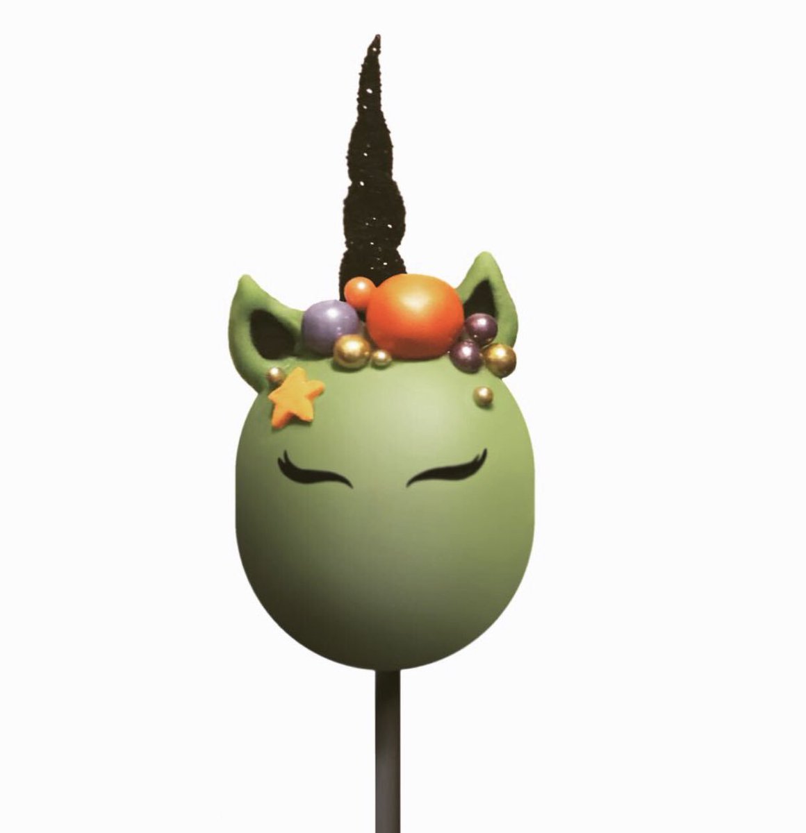 jenni_pops's tweet photo. Guys! I can’t begin to tell you how pumped I am to create some Halloween unicorns! 💚 https://t.co/eS341mmnN9