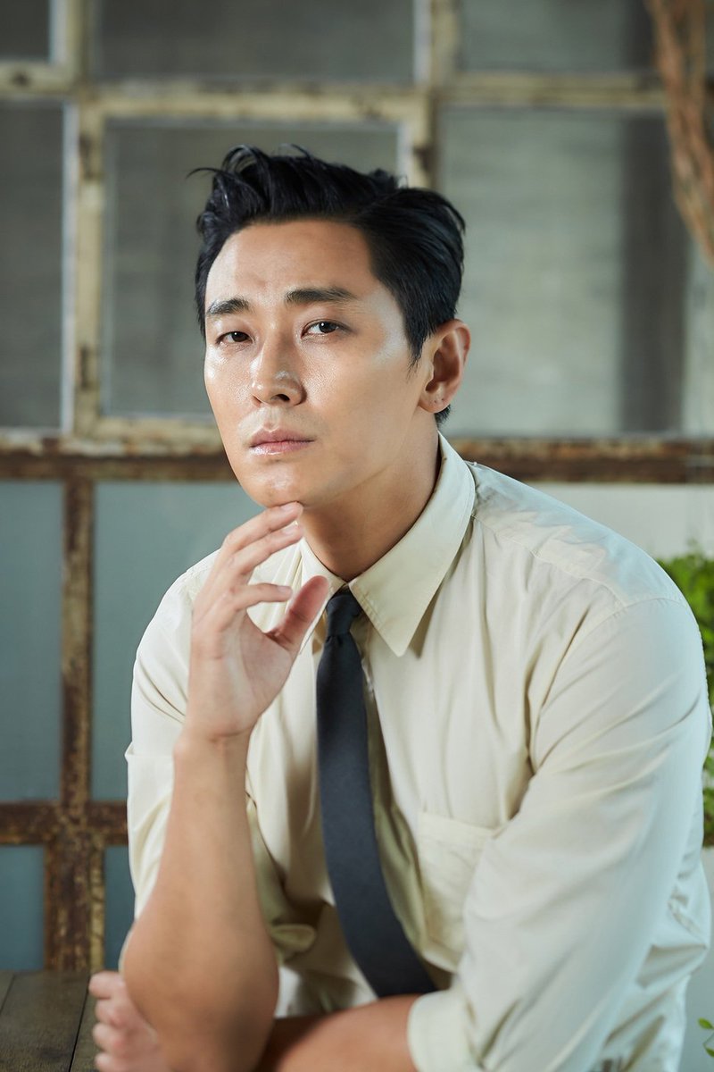 47. 우희진 아까 제가 헬레나 본햄 카터 적은 것 같은데 우희진씨 좀 헬레나 느낌 아닌가요... 옛날 얼굴이 하나도 안 변하고 그대로라는 것도 너무...