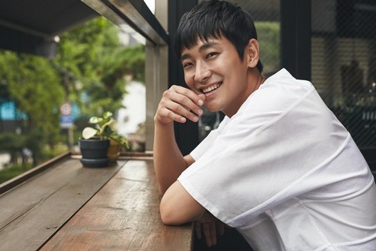 47. 우희진 아까 제가 헬레나 본햄 카터 적은 것 같은데 우희진씨 좀 헬레나 느낌 아닌가요... 옛날 얼굴이 하나도 안 변하고 그대로라는 것도 너무...