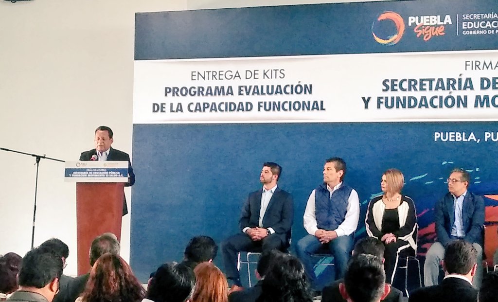 DanielTejedaB's tweet photo. "Vamos a desarrollar con @FernandoPlatas en todos los niveles de educación básica y media superior, el programa #ponteal100 garantiza el bienestar físico y regula actitudes
Va dirigido a toda la comunidad educativa, así como a la familia SEP" palabras de @AlvizarNacho https://t.co/g7hl1sbQ9S