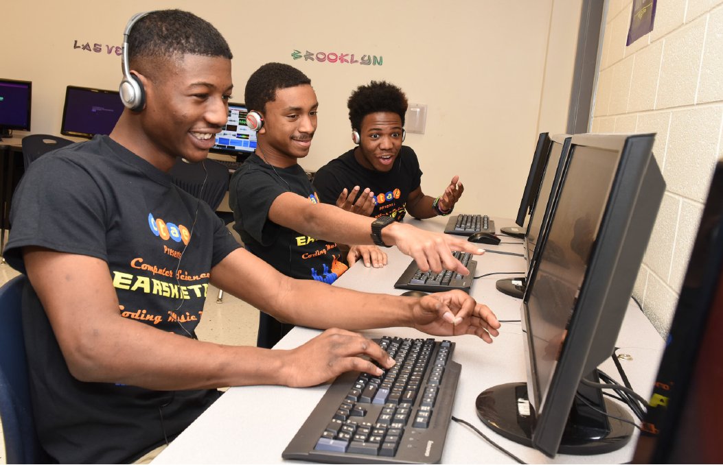IvanAllenGT's tweet photo. The @NSF has awarded a team led by @thatmagerko of the @GTLMCDegree a four-year $2.1 million grant to explore adding an AI assistant to the award-winning @EarSketch #computerscience, #music , and technology learning platform.
#coding #steam 

Read more: https://t.co/CHOoj1ZWdh https://t.co/ztX3v1HxaZ