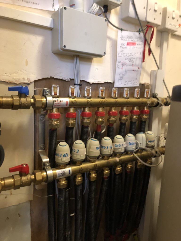 EvoqueHeating's tweet photo. Testing testing one two one two π€ πβ οΈ #ControlsDream #GasDream #OilDream wet errrr ..... https://t.co/93lx4oZDpB