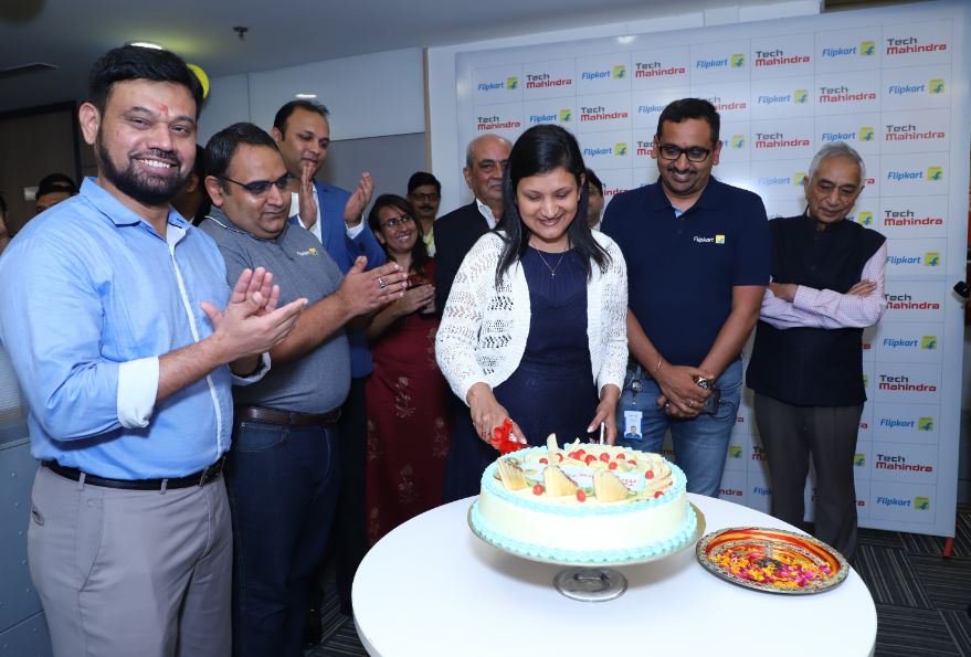 WorkAtFlipkart's tweet photo. @Flipkart swears by the credo that customer experience trumps everything else. Last week Flipkart announced the launch of its new customer service center in #Noida opened in a strategic outsourcing partnership with Tech Mahindra 

Catch the excitement on opening day! https://t.co/64F4g1hXCo