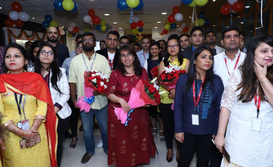WorkAtFlipkart's tweet photo. @Flipkart swears by the credo that customer experience trumps everything else. Last week Flipkart announced the launch of its new customer service center in #Noida opened in a strategic outsourcing partnership with Tech Mahindra 

Catch the excitement on opening day! https://t.co/64F4g1hXCo