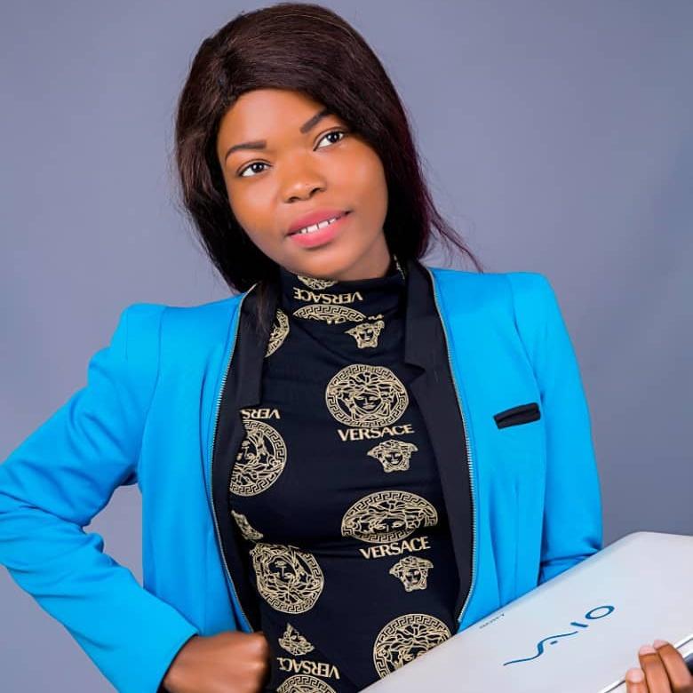 NFatoumbi's tweet photo. #NouvellePhotoDeProfil
Bonsoir mes chers amis. Je prépare un nouvel article sur https://t.co/Eqv57Fk5Y8
À propos de la team #KHASCH qui organise la @JeCBenin2018
#Beninnumerique #JeCBénin
Merci @SunuStartup dans son rôle de "booster " pr des jeunes filles et femmes ✊ #LCNF https://t.co/eu7SxjKdrU