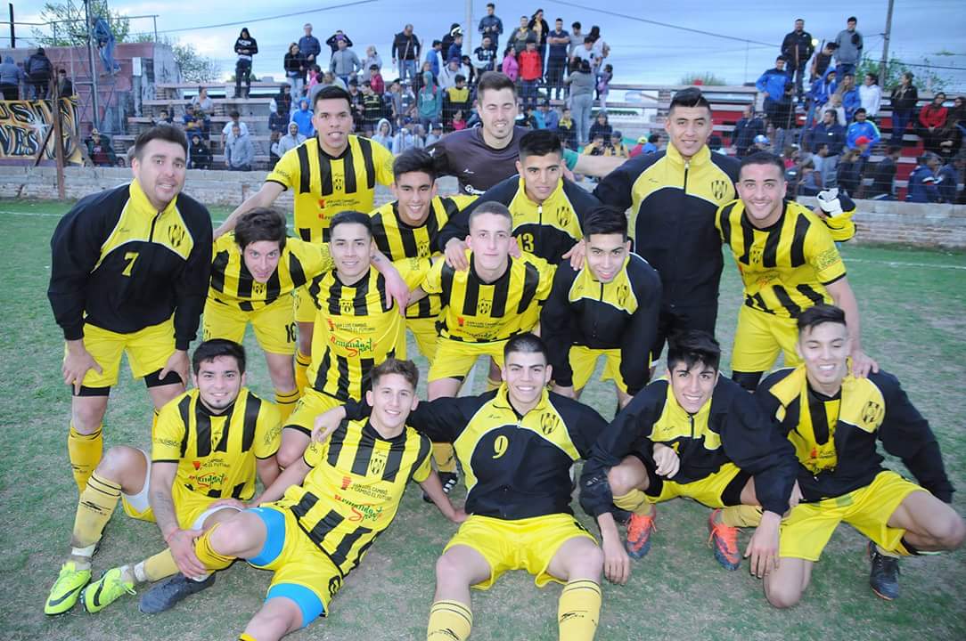 JorgeNewberyVM's tweet photo. A un pasito 👌

Este domingo definimos en casa ⚽

#VamosPitojuan #ElMasGanador https://t.co/jp8Bu07rYc