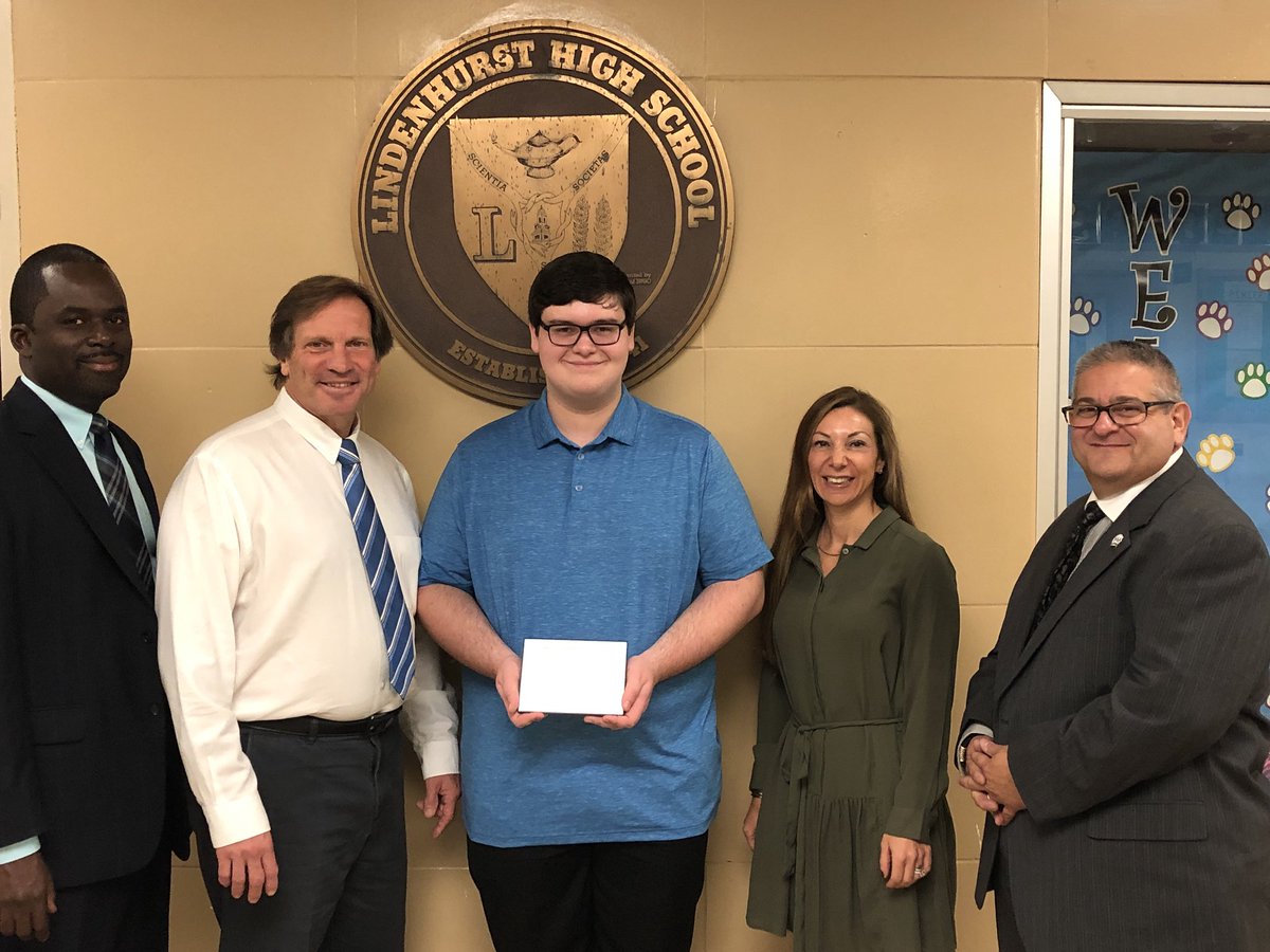 LindenhurstUFSD's tweet image. Congratulations to @lindenhursths senior Nicholas Fleury on being recognized as a #NationalMeritScholarshipCompetition   #CommendedStudent Keep up the great work! #LUFSD #LookAtLindy