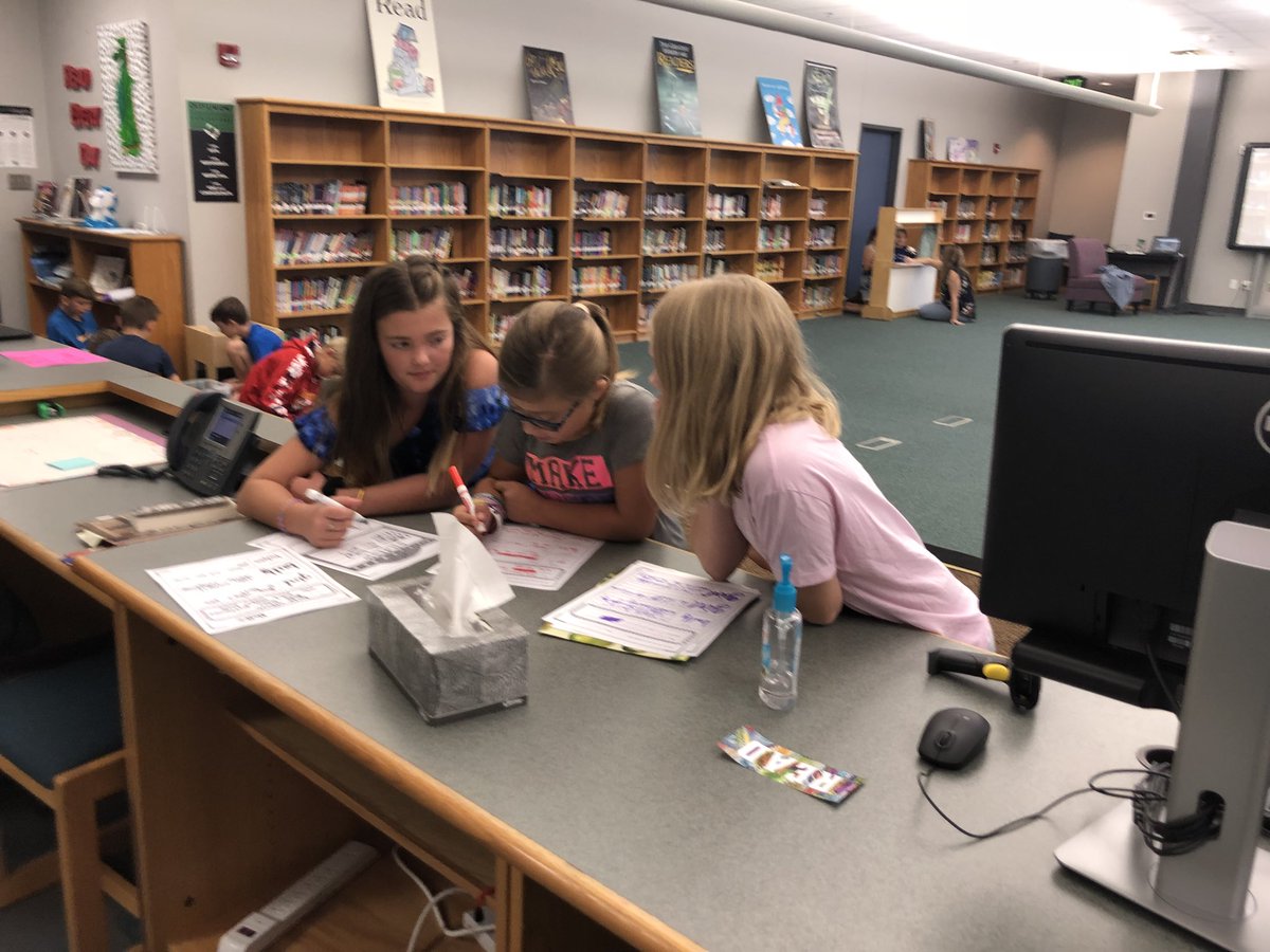 SherrieEmbry's tweet photo. These fourth grade creations encourage unity and prevent bulling. Thank you Mrs. McCormack!
#DragonsGoBlue @oldunionES @AnneDavisOUES @jodibmccormack https://t.co/quZ3dmvGjL