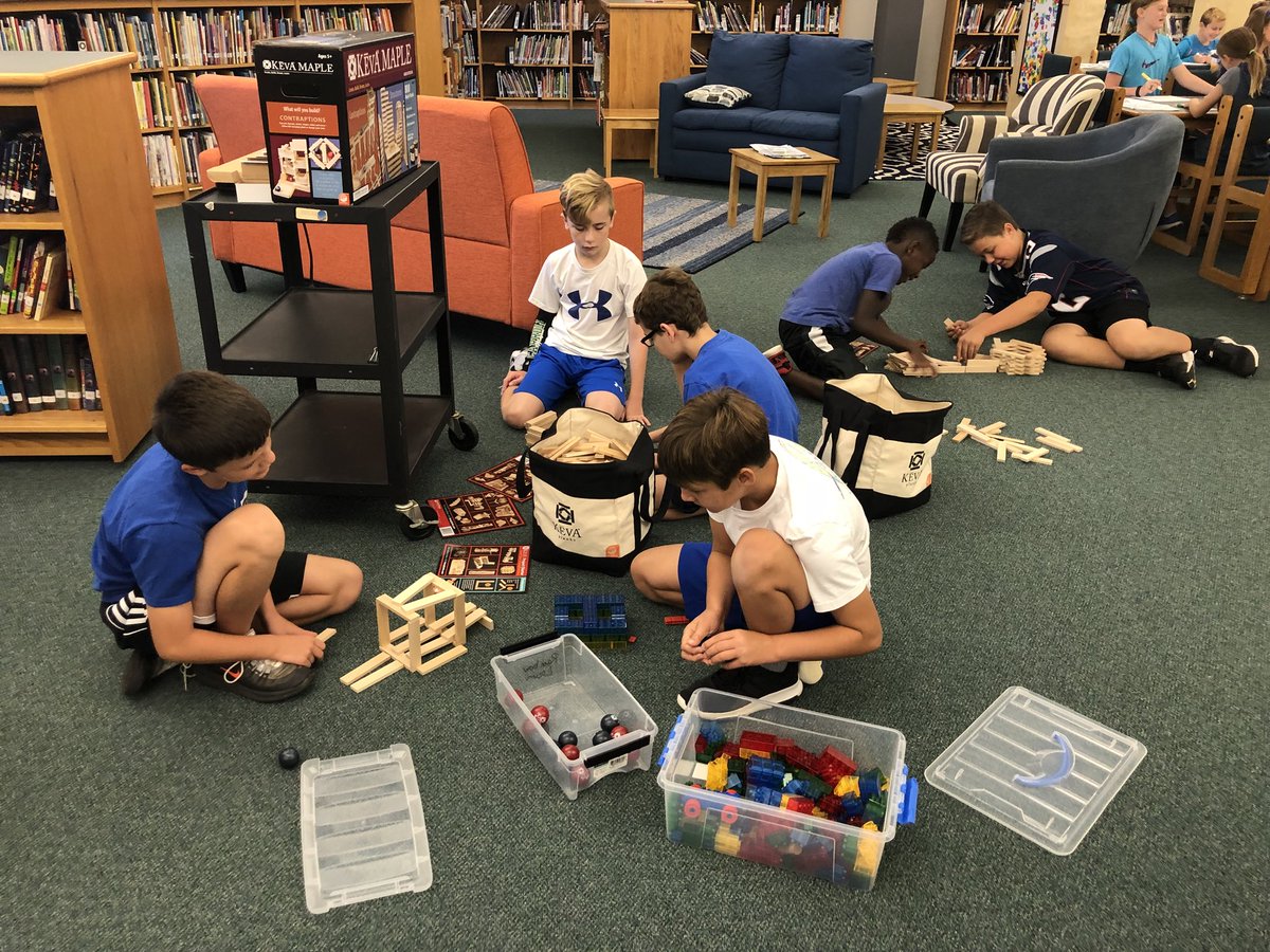 SherrieEmbry's tweet photo. These fourth grade creations encourage unity and prevent bulling. Thank you Mrs. McCormack!
#DragonsGoBlue @oldunionES @AnneDavisOUES @jodibmccormack https://t.co/quZ3dmvGjL