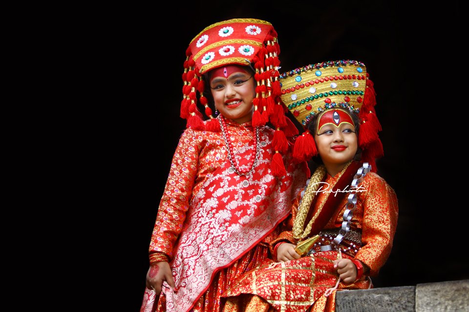 i_m_pra's tweet photo. Girls adorned as a #LivingGoddess take part in #KumariPuja rituals at Hanuman Dhoka in Kathmandu, Nepal. Girls under the age of nine gathered for the Kumari puja, a tradition of worshiping, believed to save small girls from diseases and bad luck #praphoto #VisitNepal2020 https://t.co/m1k438CmQN
