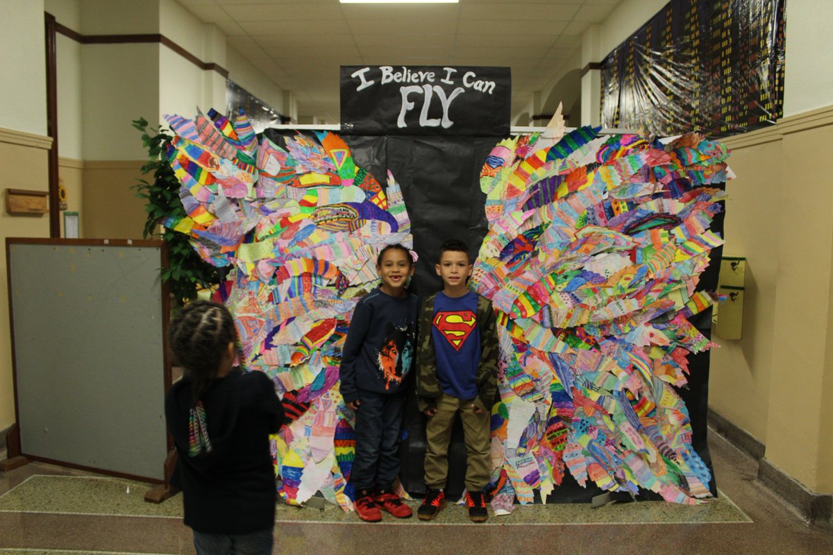 gobluestreaks's tweet photo. Check out these photos from Ontario Elementary's Reading Night last week! #GoStreaks ⚡ https://t.co/PIi8jvhpIV