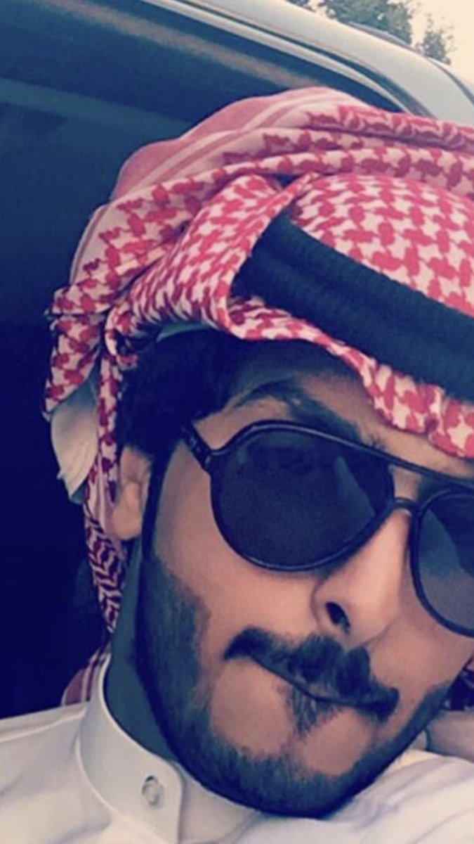 " نحن لا نتغير ..
ولكن نبتعد عن كل من لا يعرف قيمتنا ."

#شعر