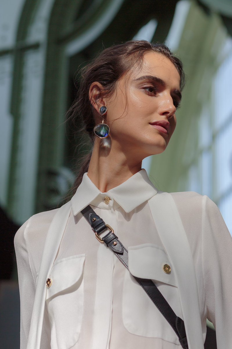 ElieSaabWorld's tweet photo. Backstage moments | ELIE SAAB Ready-to-Wear Spring Summer 2019 collection #Macrotopia https://t.co/MA8JMlYCN3