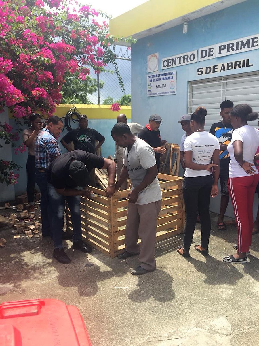ProyectoZACK's tweet photo. Taller de capacitación sobre compostaje doméstica en 5 de Abril, San Cristóbal con buena participación de la comunidad. https://t.co/8h6cBNaanj