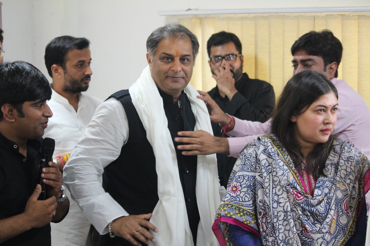 pandey_amrish's tweet photo. Dear Sh. @RTforINC ji, we are overwhelmed with the support we received from you since beginning.

Your presence at @IYC Media Training Workshop as Guest Speaker was extremely encouraging https://t.co/FqDRpSDb8u