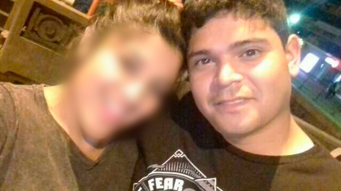 C5N's tweet photo. ¿Quién es el prefecto detenido por matar a otro conductor en el peaje de la Autopista Illia? https://t.co/IJcF4yqli2 https://t.co/mwl93b5SiC