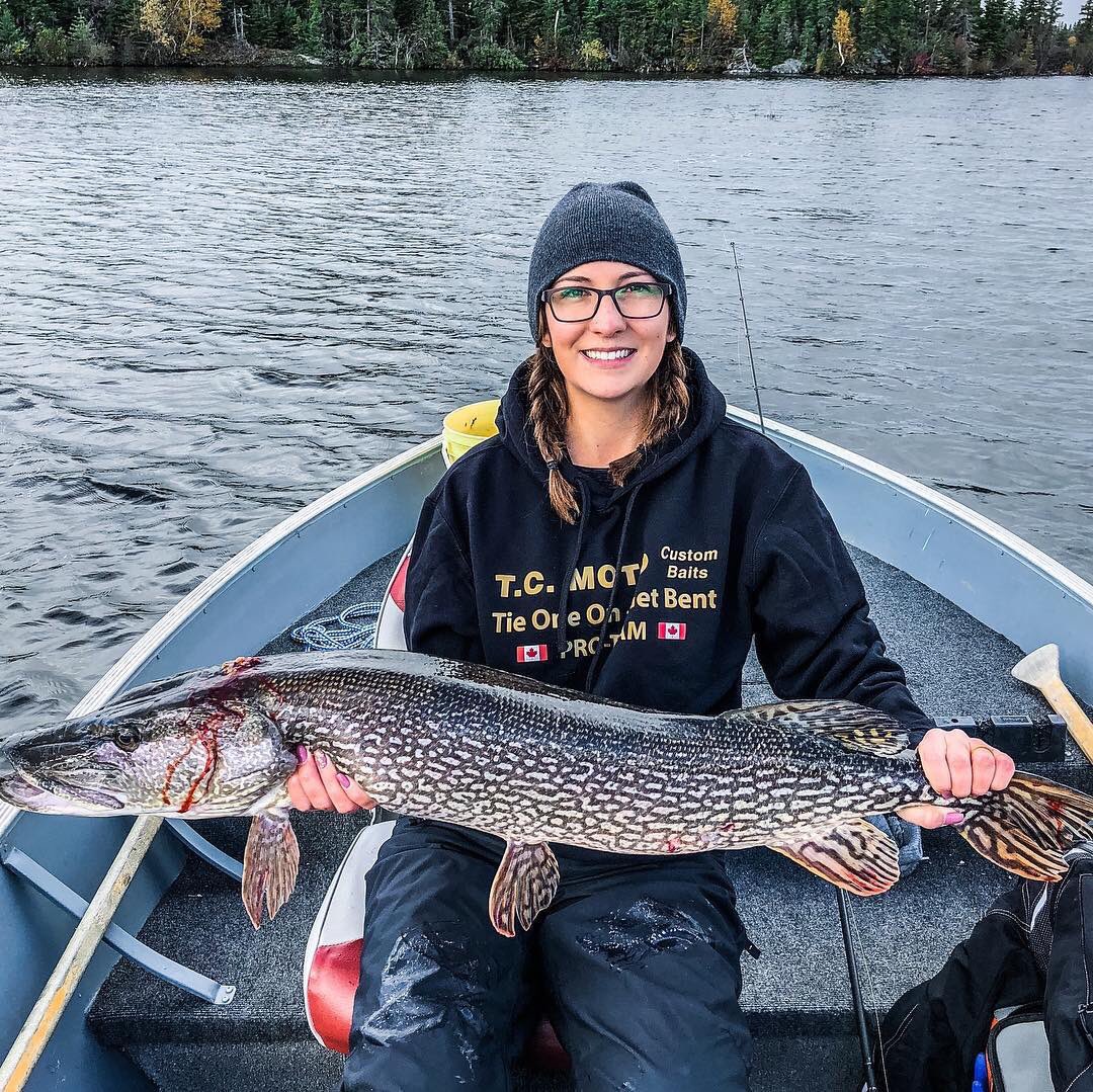 Simplefishingca's tweet image. @brittanypeeters is starting October on the right foot. Nailed this big girl with a chopper tail by @t.c._moto_custom_baits 
Awesome catch 👏
#pike #fallfish #fishinglife