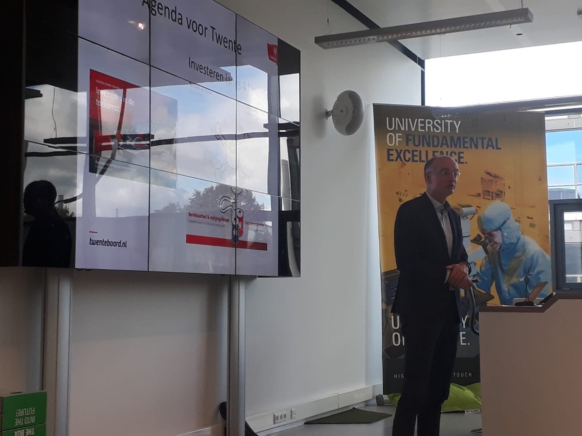 vanHijum's tweet photo. Een dag op stap met stas @RaymondKnops in Twente; aandacht voor samenwerking in de grensregio op het gebied van economie, arbeidsmarkt en energie; en voor de (kansen van) digitalisering https://t.co/KDKuP3Ei4m