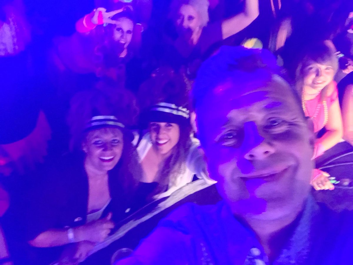 dcoppard's tweet image. @butlins @patsharp u did not disappoint! Amazing weekend #tillthenexttime  #absolute80’sweekenders #broken