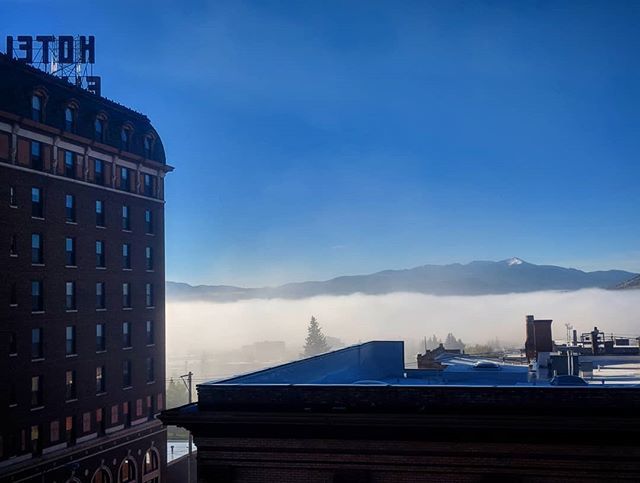 Butte_Elevated's tweet photo. A happy fall morning to you too, Butte!
#ButteElevated ##LiveElevated #VisitButte #MontanaMoment #MontanaMonday #ChooseMontana #MotivationMonday #LiveMontanably #Fall #Autumn #Fog #GoodMorning https://t.co/g1PjcxOisX https://t.co/hF7z0Zamrx