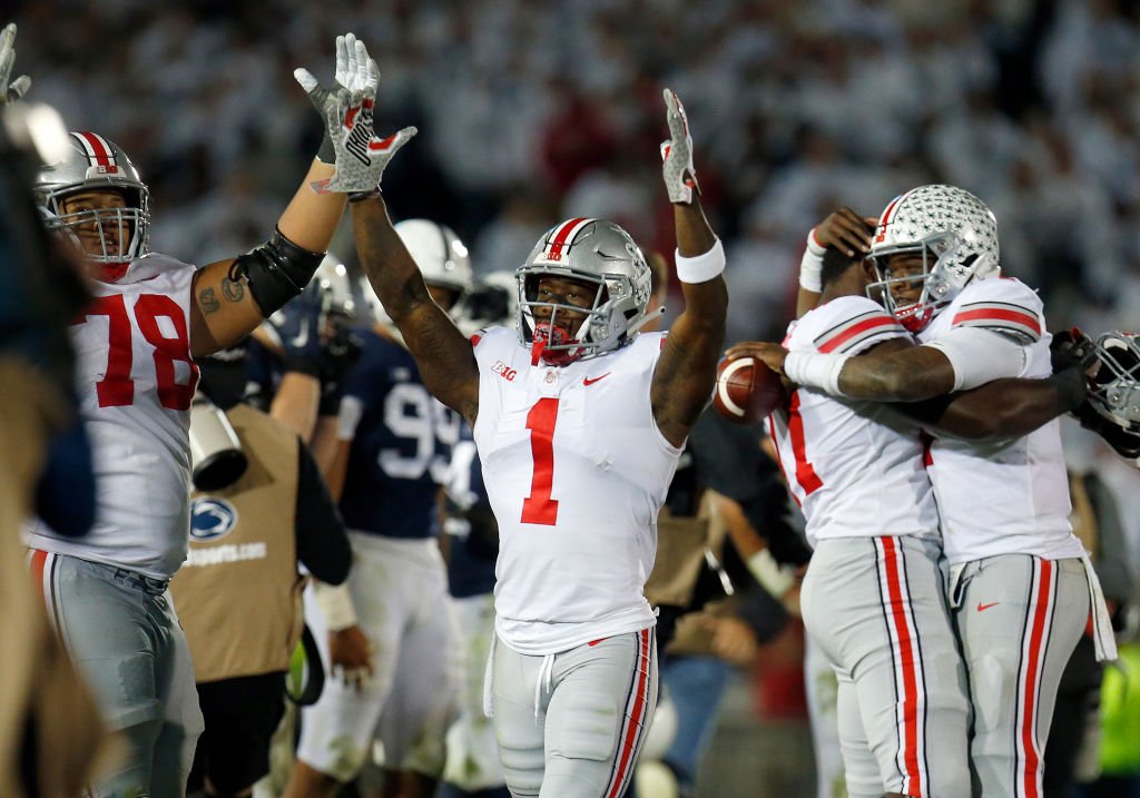 BR_CFB's tweet photo. 3. Ohio State
5. Clemson
13. Kentucky

B/R's Top-25 rankings after Week 6: https://t.co/r2k4IuoXIl https://t.co/NhbEDwctGt