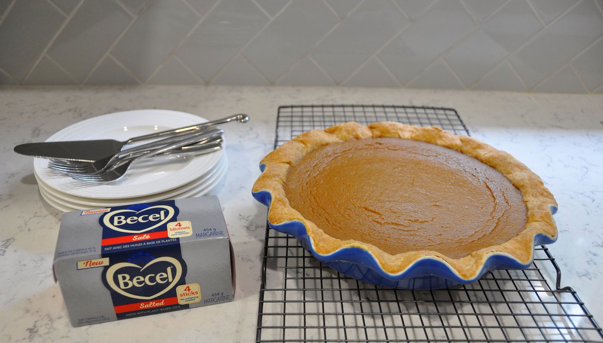 AmandaOBrienNL's tweet photo. Becel® sticks are perfect for traditional baking recipes that call for butter #BecelPaidPartner. Substitute them for butter 1:1 like I did for this @BecelCA Easy Pumpkin Pie recipe. Yum! #Thanksgiving #BakeWithHeart https://t.co/rZt0f1VYTM