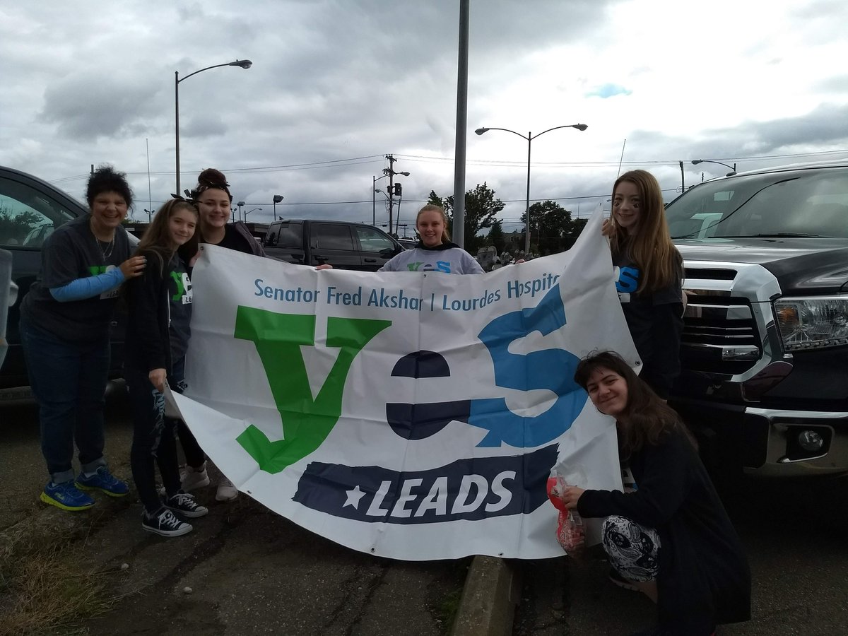 YESLEADS's tweet photo. Some of our Union-Endicott YES LEADers showing their pride at the homecoming parade this past weekend! #YESLEADS #LEADersROCK https://t.co/Qep8nG1yLv