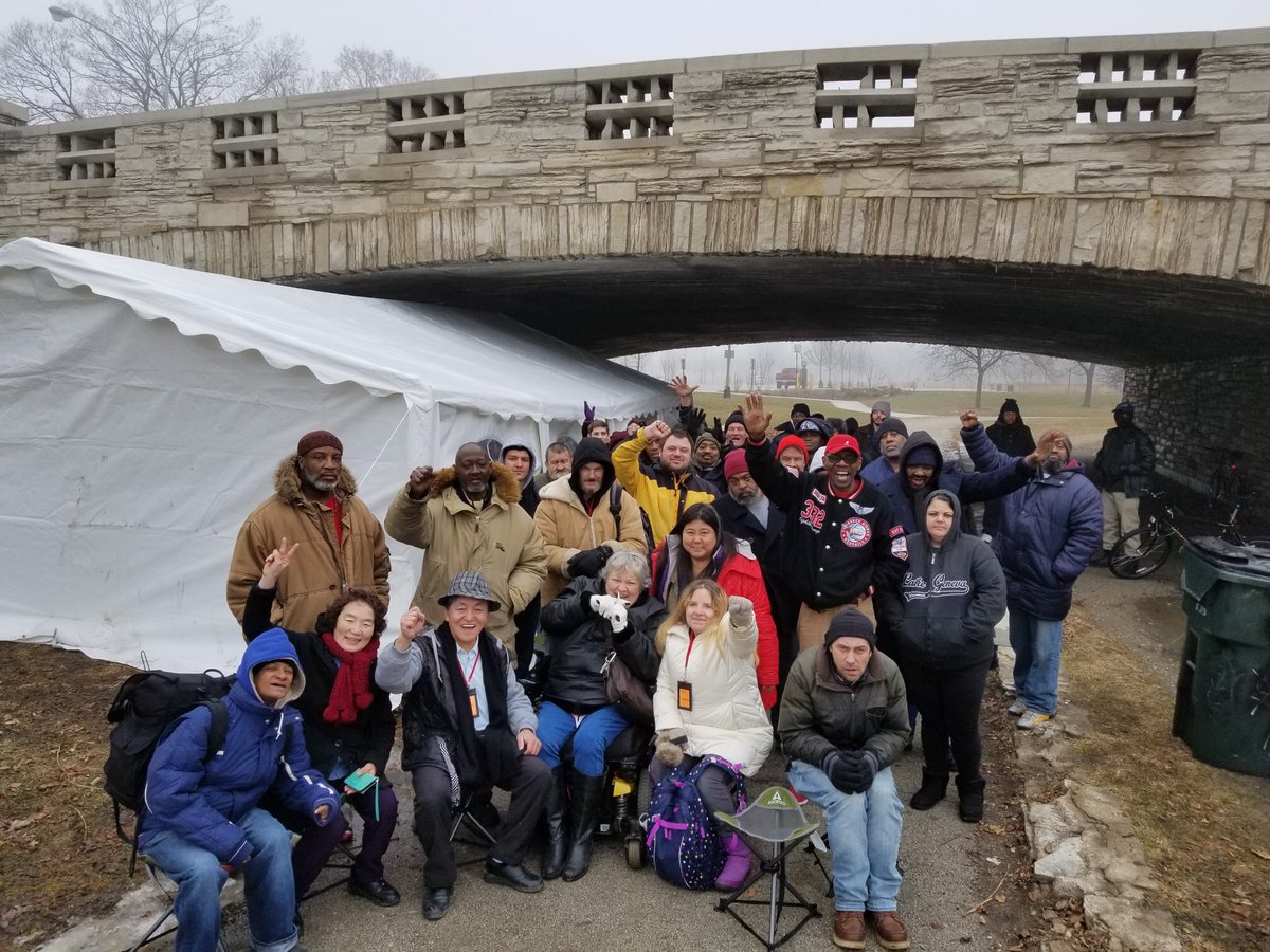 MichaelAirhart1's tweet photo. Homeless lives matter everyday @chancetherapper @SocialWorks_Chi https://t.co/n7gpQ5JZMz