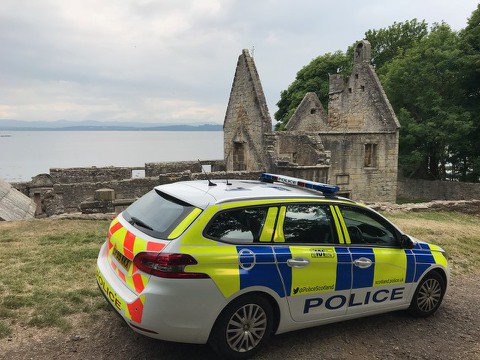 PSOSSWFife's tweet photo. #CommunityCops will be at the #DalgetyBay and #Hillend Community Council meeting this evening 👮👮. Come along to the Parish Church for 7pm if you have any local concerns to raise 👍. #StayingVisible #YourViewCounts https://t.co/le3oVR0MQG