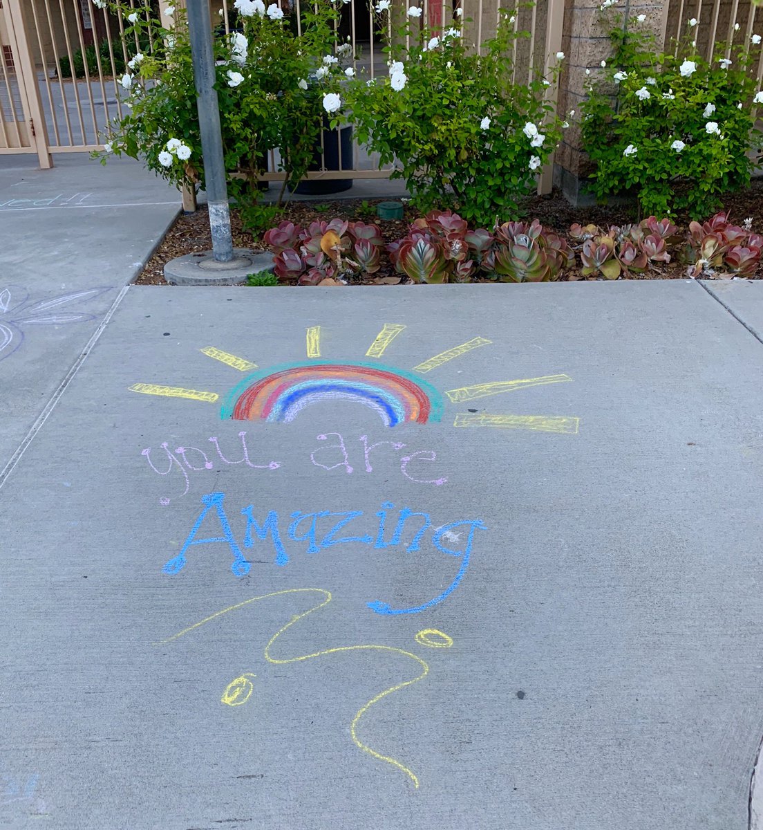erinterryeusd's tweet photo. Thank you to PDL community members who left these messages for staff, students and families to find this morning. Inspirational! #Ittakesavillage #eusdtweets #Inspiresocal https://t.co/BOFZqIcQTg