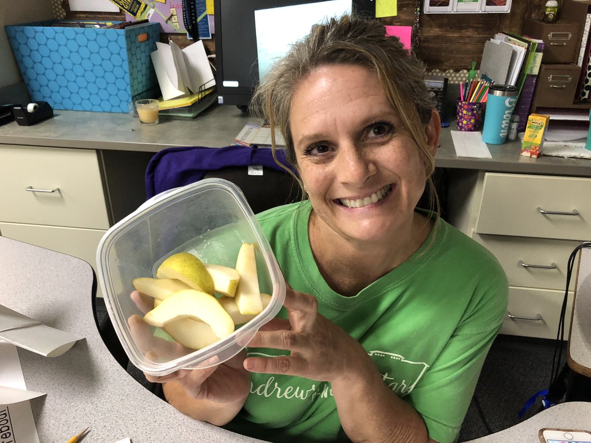 RnSherbert's tweet image. Andrews staff and students eating healthy green fruits and vegetables on the first official day of PACK Week!
#schoolnurse
#packweek