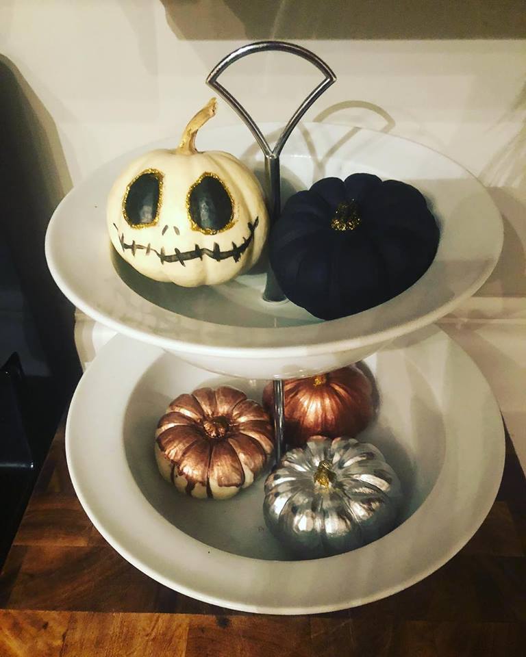 WhosWhoRealty's tweet photo. October has arrived and now is the time to bring a little Fall in to your decor! These cute painted pumpkins are spooktacular🎃

#fall #pumpkin #halloween https://t.co/iFoDhkYbqN