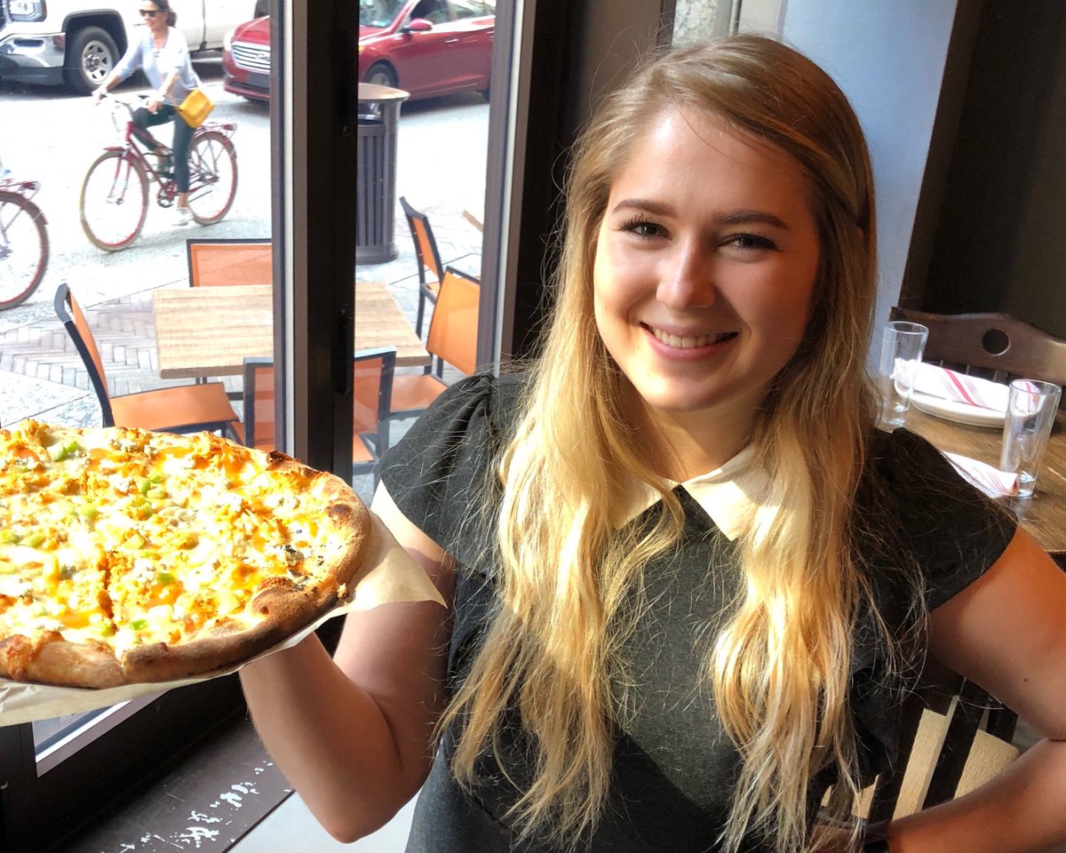 Need something to kick the #Monday blues away?? Every lunch we offer speciality menu items made daily by our amazing chefs. Today we are featuring our buffalo chicken pizza! So come in grab a beer and enjoy our daily lunch specials.